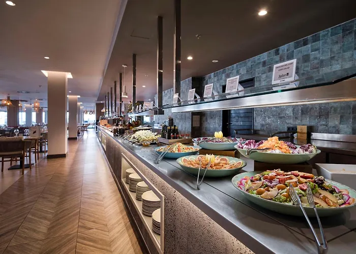 Radisson Blu Resort, Lanzarote Adults Only ホテル 4*