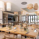 Radisson Blu Resort, Lanzarote Adults Only فندق كوستا تاغيسي