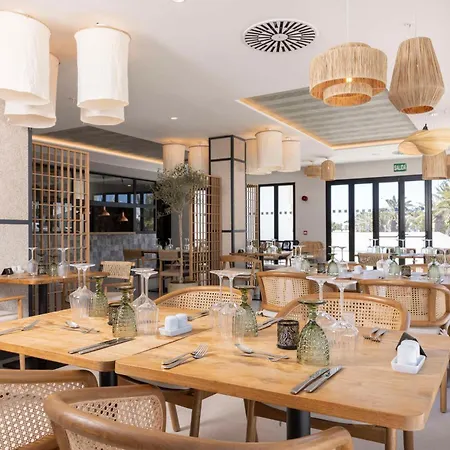 Radisson Blu Resort, Lanzarote Adults Only Otel Costa Teguise