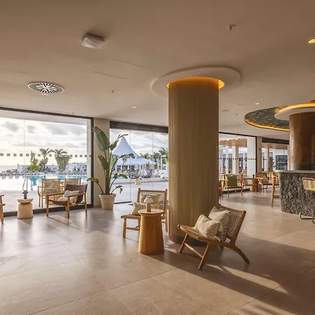 호텔 Radisson Blu Resort, Lanzarote Adults Only 코스타 테기세