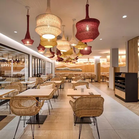 호텔 Radisson Blu Resort, Lanzarote Adults Only 4*