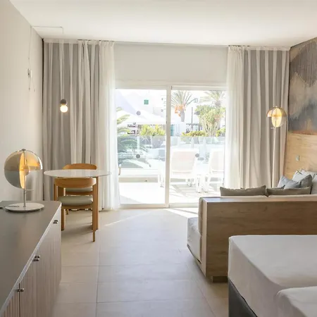 Radisson Blu Resort, Lanzarote Adults Only ホテル 4*