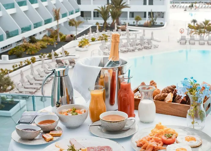 호텔 Radisson Blu Resort, Lanzarote Adults Only 코스타 테기세